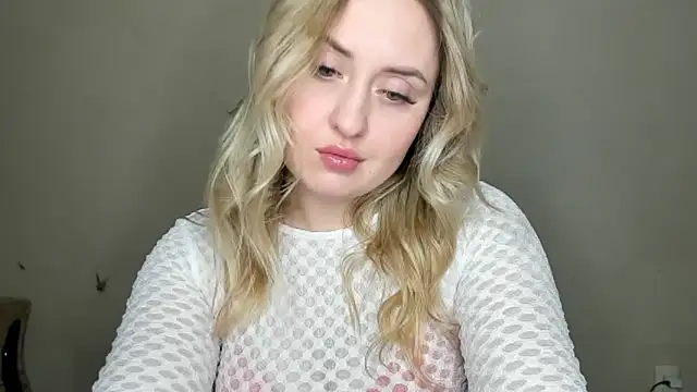 KennaJamess8 online show from February 7, 2025, 8:31 pm