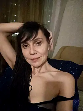 Francenia lolis online show from February 8, 2025, 5:50 pm