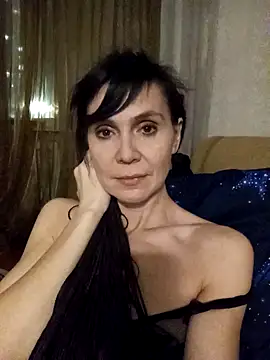 Francenia lolis online show from February 14, 2025, 8:15 pm