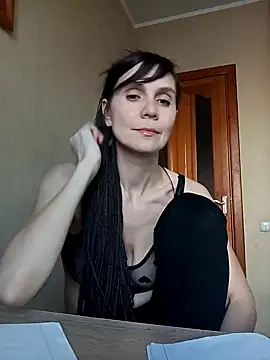 Francenia lolis online show from March 20, 2025, 8:31 am