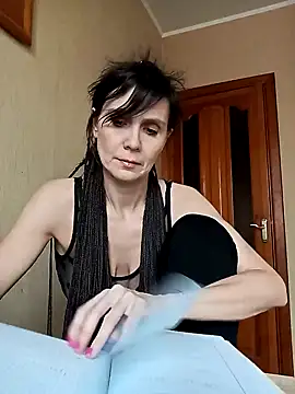 Francenia lolis online show from March 23, 2025, 7:53 am