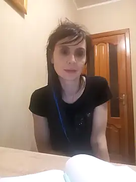 Francenia lolis online show from November 25, 2025, 7:25 pm