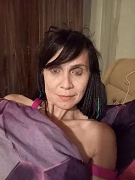 Francenia lolis online show from July 9, 2026, 9:41 pm