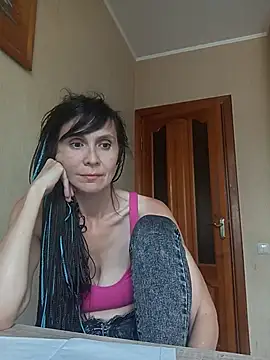 Francenia lolis online show from July 20, 2026, 10:50 am