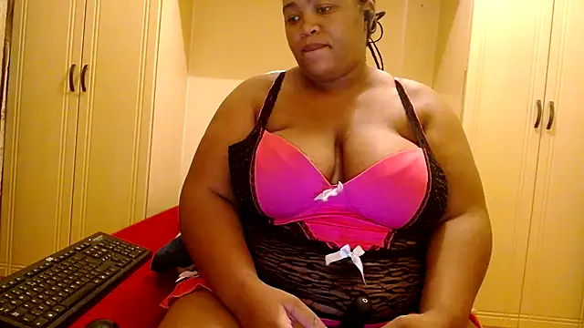 Snapshot of kittydollyx02 chatting on February 20, 2025, 9:20 pm kittydollyx02 online show from February 20, 2025, 9:20 pm
