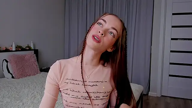 Undertheskin online show from April 1, 2026, 9:43 am