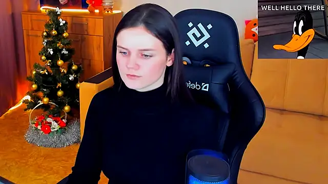 Lora Cain online show from December 22, 2024, 2:06 pm