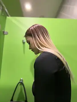 -Sexy Barbie- online show from February 27, 2025, 10:15 am