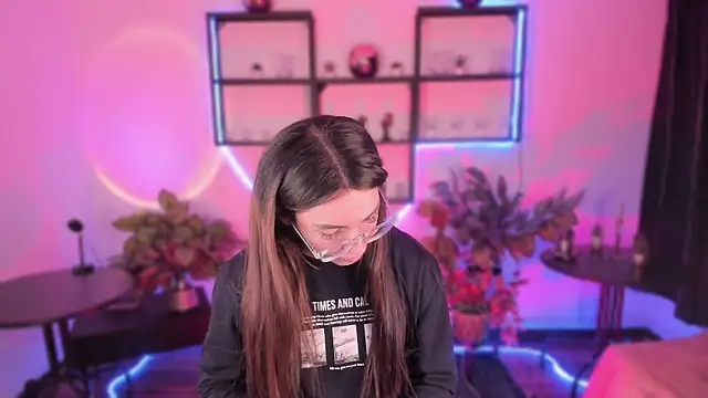 electra goddes online show from November 29, 2025, 4:37 am