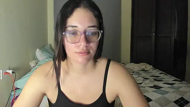 Snapshot of atenas_05_ chatting on June 14, 2026, 6:04 am atenas 05 online show from June 14, 2026, 6:04 am