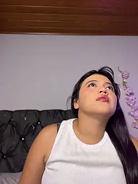Snapshot of alisson_carolina73 chatting on August 9, 2026, 12:45 am alisson carolina73 online show from August 9, 2026, 12:45 am
