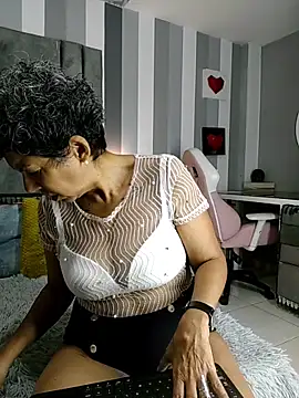 Julianewell online show from November 28, 2025, 12:08 pm