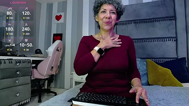 Julianewell online show from February 20, 2026, 12:38 pm