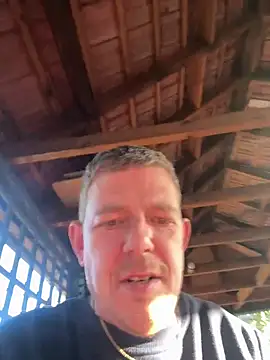 Snapshot of mrwright878787 chatting on December 19, 2025, 1:18 pm mrwright878787 online show from December 19, 2025, 1:18 pm