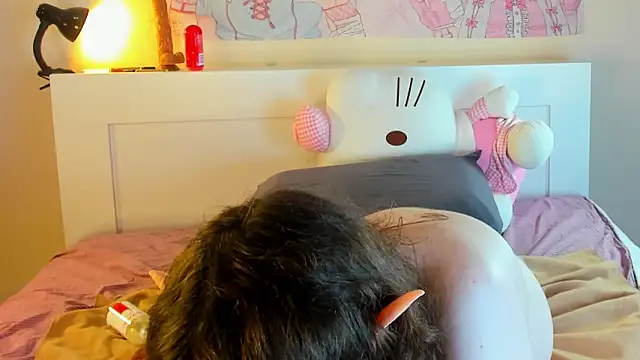 kuraii1  online show from December 26, 2024, 2:12 am