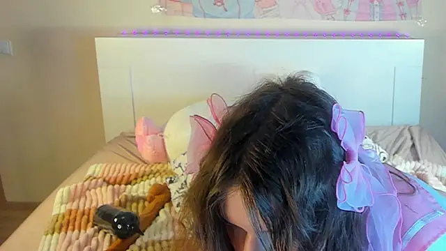 kuraii1  online show from March 9, 2025, 11:25 pm