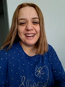 cansuozell online show from September 23, 2025, 7:55 am