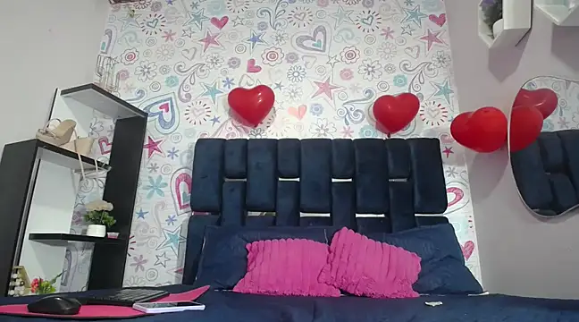 Snapshot of KOURTNEY-- chatting on February 25, 2025, 1:20 am KOURTNEY-- online show from February 25, 2025, 1:20 am