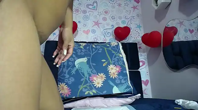 Snapshot of KOURTNEY-- chatting on February 25, 2025, 4:24 am KOURTNEY-- online show from February 25, 2025, 4:24 am