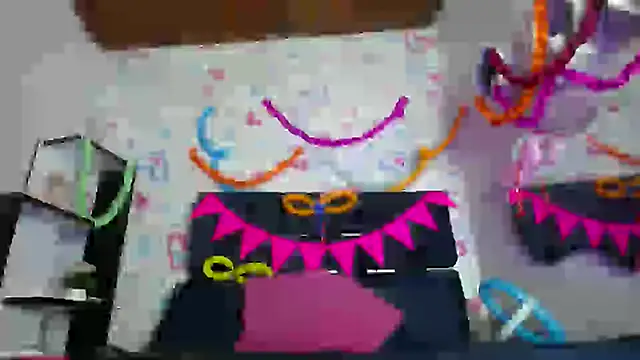 Snapshot of KOURTNEY-- chatting on March 3, 2025, 1:42 am KOURTNEY-- online show from March 3, 2025, 1:42 am