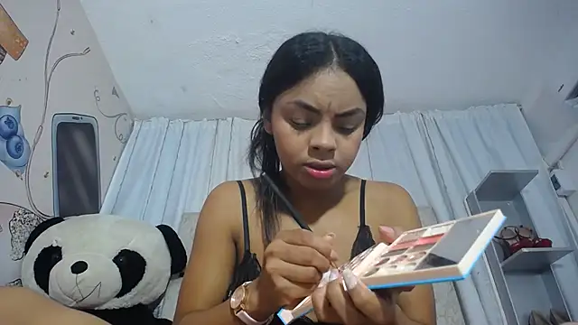 Snapshot of KOURTNEY-- chatting on September 24, 2025, 1:42 am KOURTNEY-- online show from September 24, 2025, 1:42 am