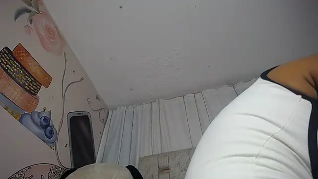 Snapshot of KOURTNEY-- chatting on September 25, 2025, 1:42 am KOURTNEY-- online show from September 25, 2025, 1:42 am