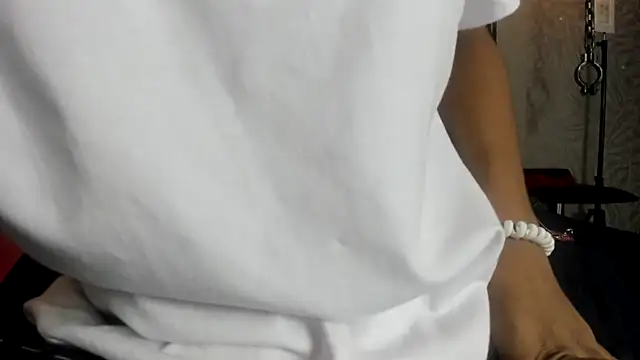 Snapshot of KOURTNEY-- chatting on October 16, 2025, 2:23 am KOURTNEY-- online show from October 16, 2025, 2:23 am