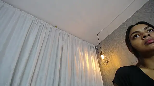 Snapshot of KOURTNEY-- chatting on November 8, 2025, 1:50 am KOURTNEY-- online show from November 8, 2025, 1:50 am