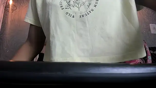 Snapshot of KOURTNEY-- chatting on November 11, 2025, 1:49 am KOURTNEY-- online show from November 11, 2025, 1:49 am