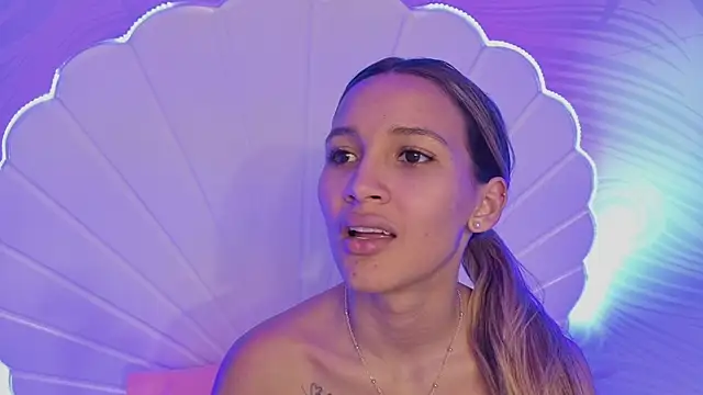 Carohorny4u online show from July 20, 2026, 9:39 pm