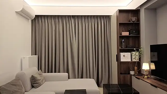 IrisNoire online show from April 24, 2026, 8:00 pm