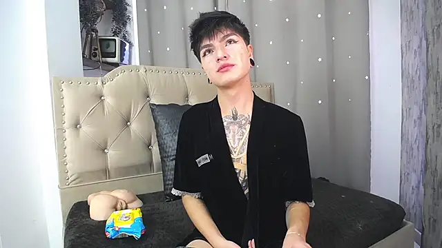 CataFox  online show from January 21, 2025, 2:48 pm