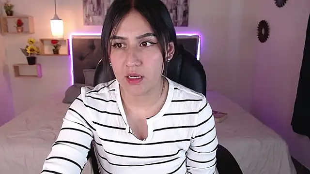 mia aira online show from January 22, 2025, 8:06 pm