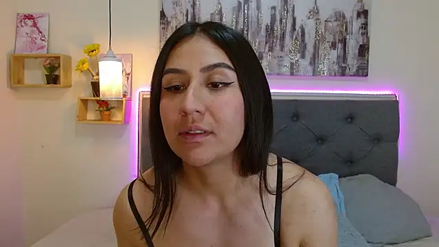 mia aira online show from September 22, 2025, 3:36 pm