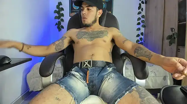 mikee scooth online show from February 17, 2025, 5:14 am