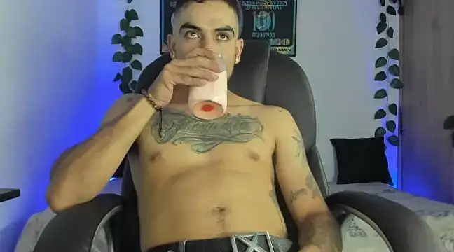 mikee scooth online show from February 20, 2025, 4:07 am