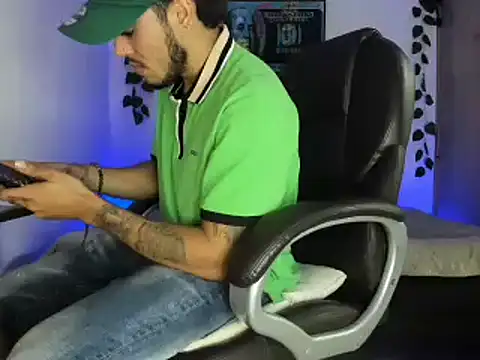 mikee scooth online show from March 16, 2025, 3:25 am