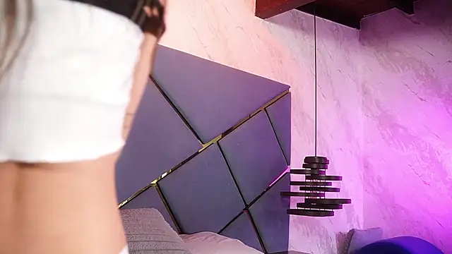 ammy durand online show from December 17, 2025, 7:09 pm