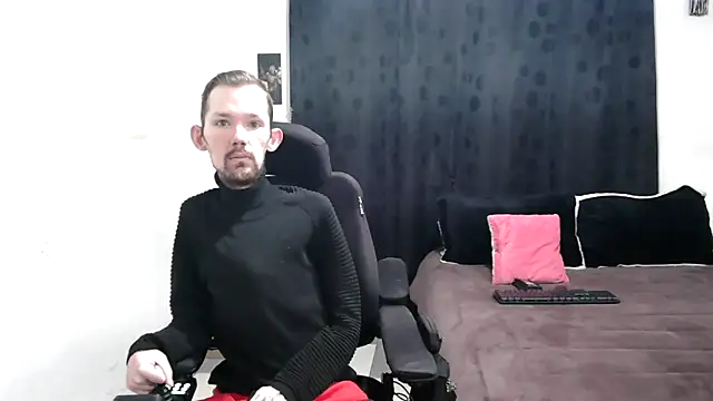 Sophia and Thomas online show from March 2, 2025, 9:53 am