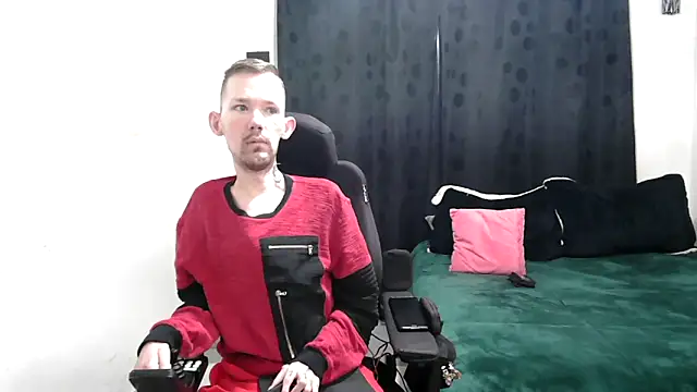 Sophia and Thomas online show from March 11, 2025, 9:56 am