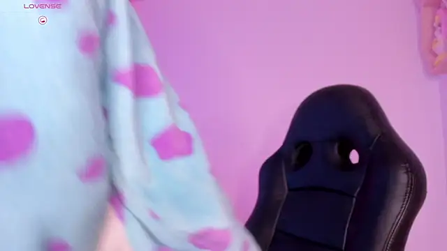 Karito-28 online show from December 20, 2024, 4:04 pm