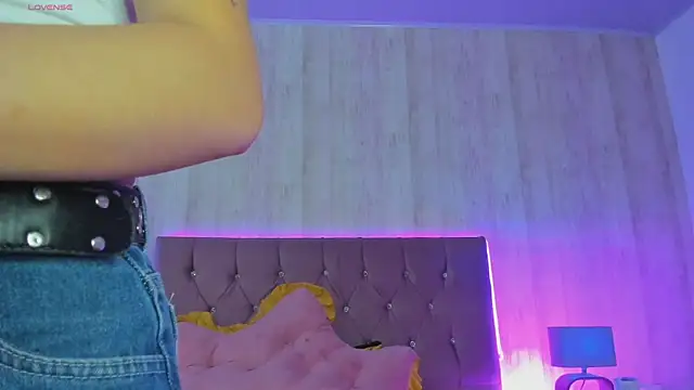 Karito-28 online show from September 14, 2025, 2:27 pm