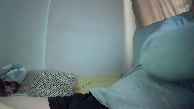 Snapshot of amylrmm1903 chatting on December 21, 2025, 11:17 am amylrmm1903 online show from December 21, 2025, 11:17 am