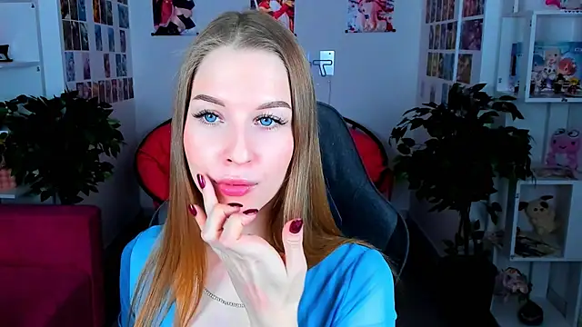 CuteMousee online show from December 29, 2024, 2:42 pm