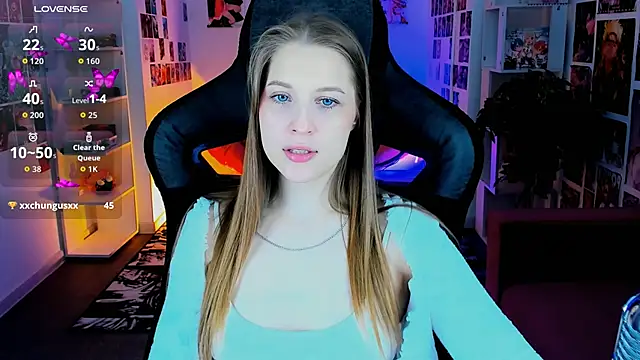 CuteMousee online show from March 4, 2026, 9:37 am