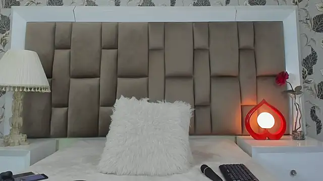 AlizonMoreti online show from December 30, 2024, 2:08 pm