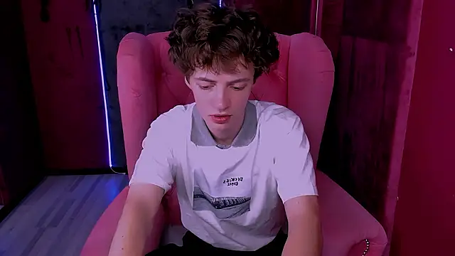 LukeSweet online show from February 7, 2026, 11:47 am