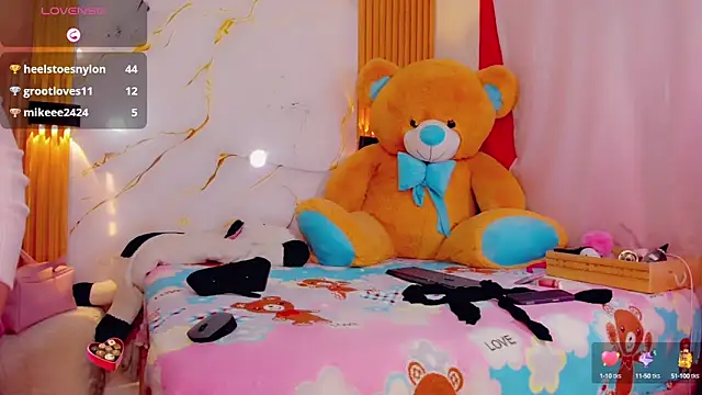 BrendaSquirtx online show from February 15, 2025, 5:50 pm