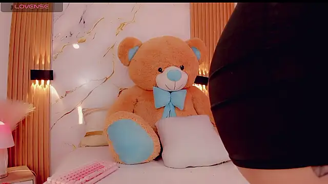 BrendaSquirtx online show from January 18, 2026, 5:28 pm