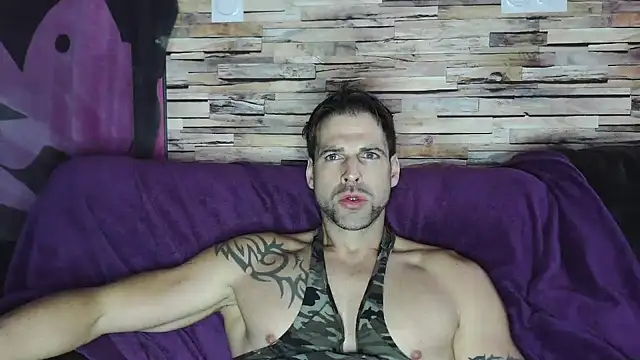 XxBigboybandxX online show from December 5, 2024, 1:49 pm